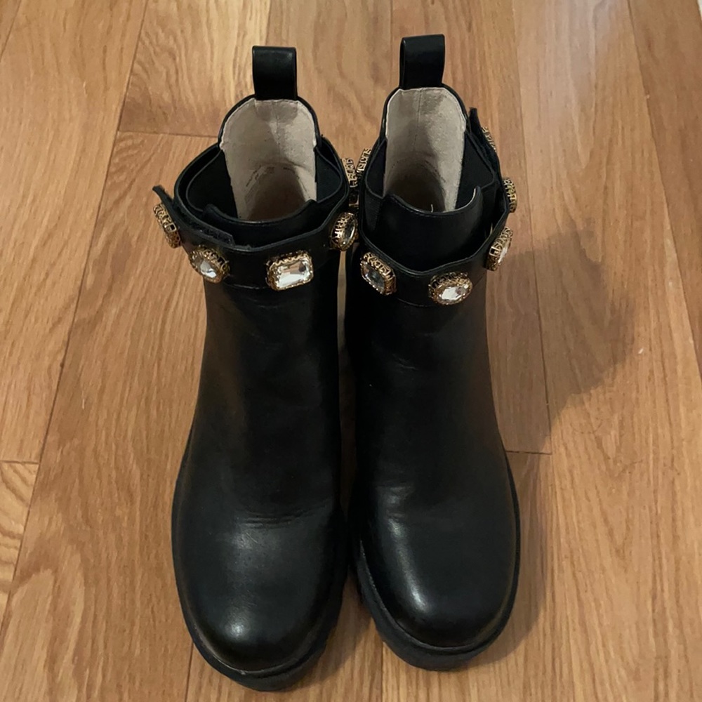 Gorgeous Steve Madden Booties